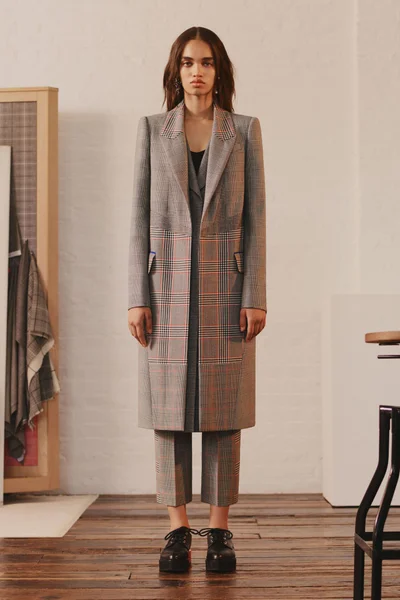 Look 16